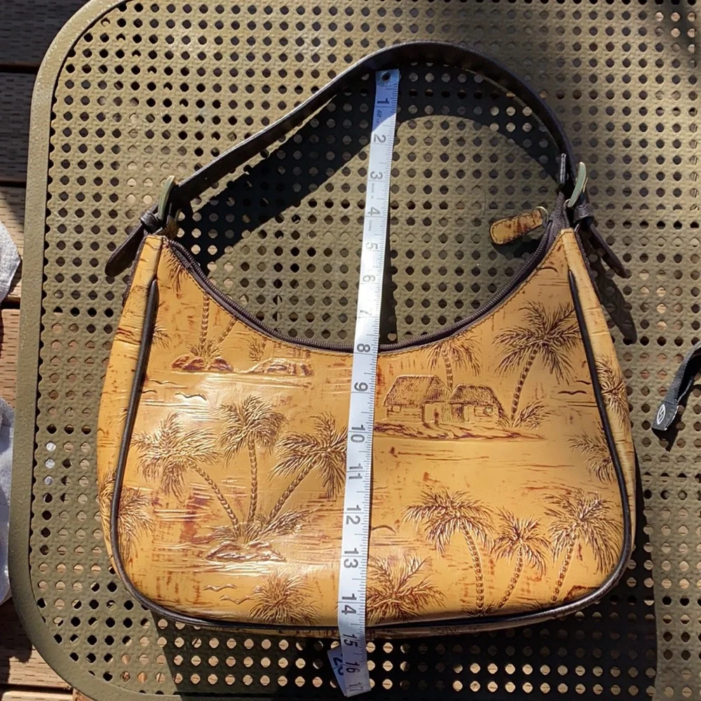 Sunset Cove Shoulder Purse - Picture 9 of 9